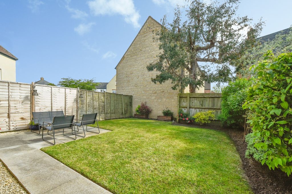 Property photo 3 of 21