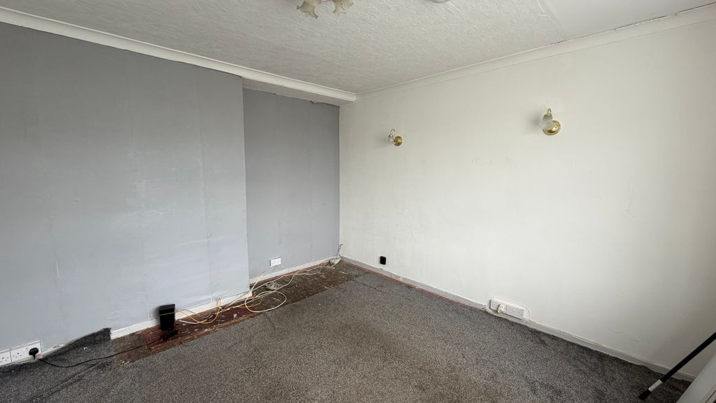 Property photo 2 of 11 Img_1597