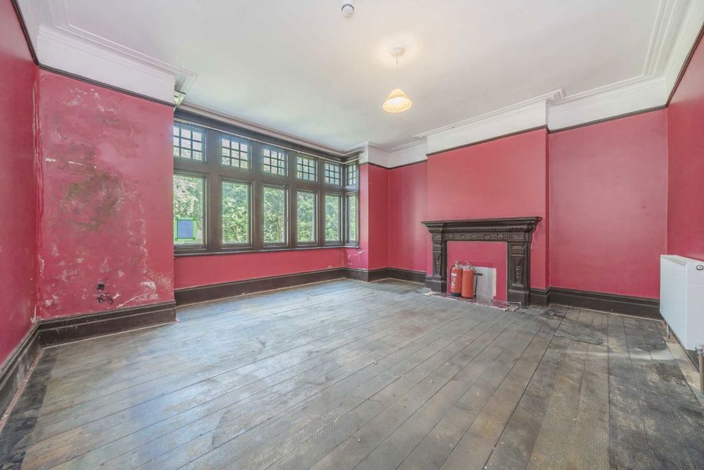 Property photo 3 of 8