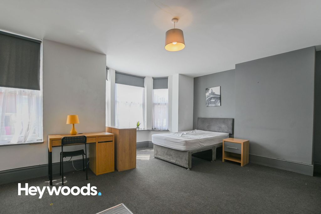 Property photo 1 of 4