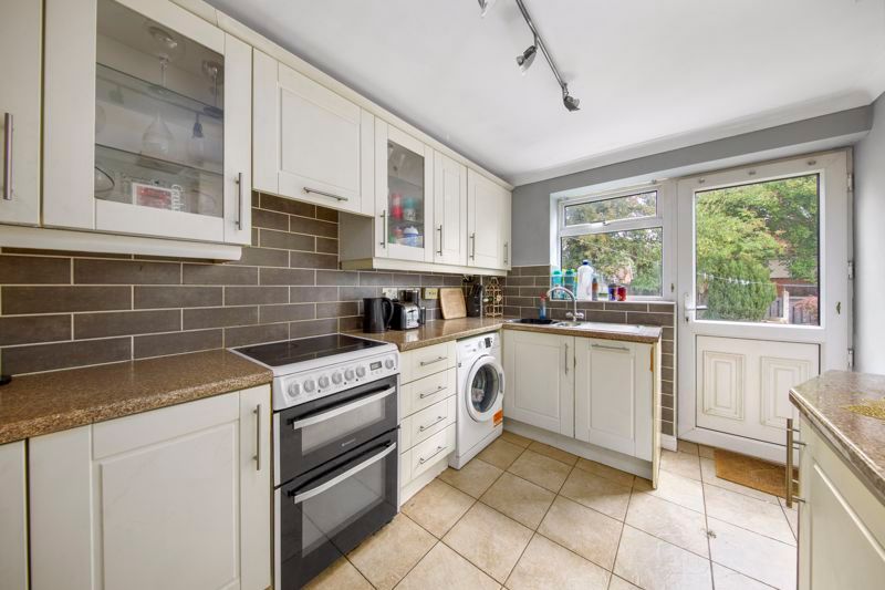 Property photo 2 of 19 Kitchen