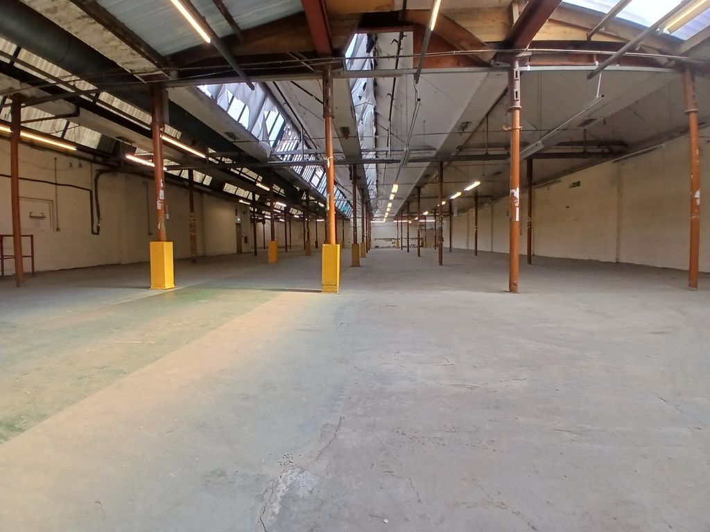 Property photo 2 of 17 Warehouse 2