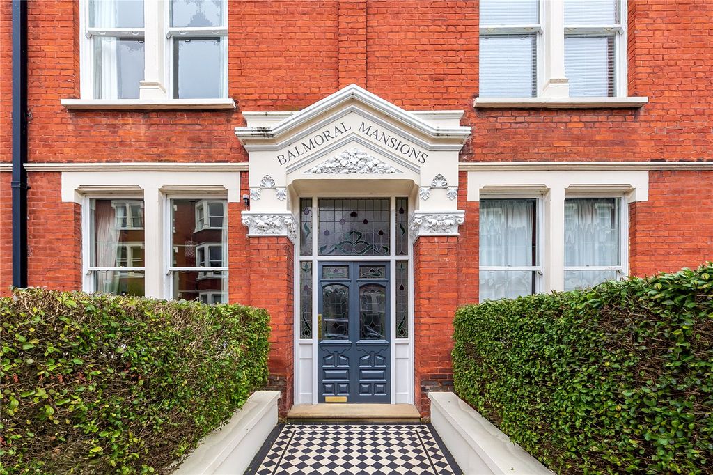 Property photo 3 of 19 Picture No. 02