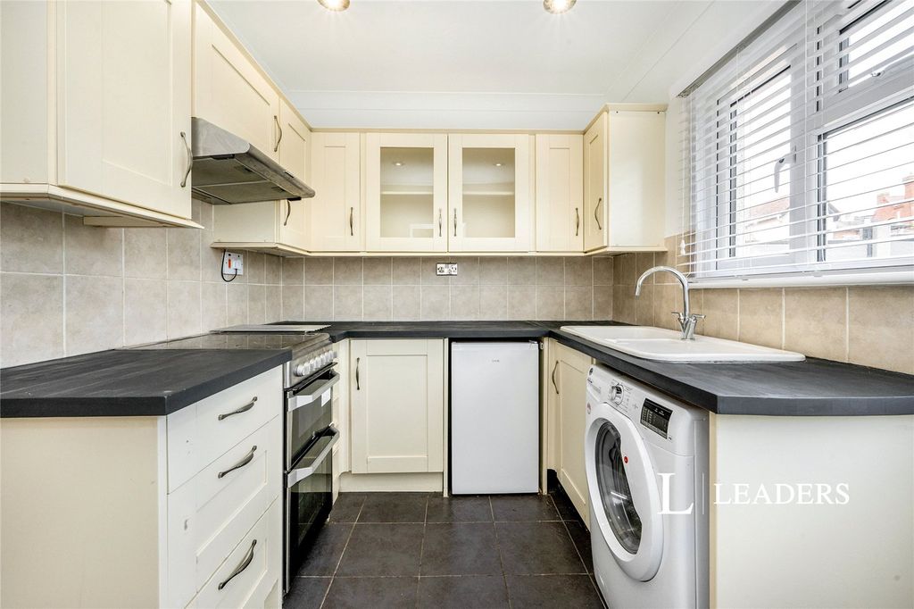 Property photo 2 of 14 Picture No. 28