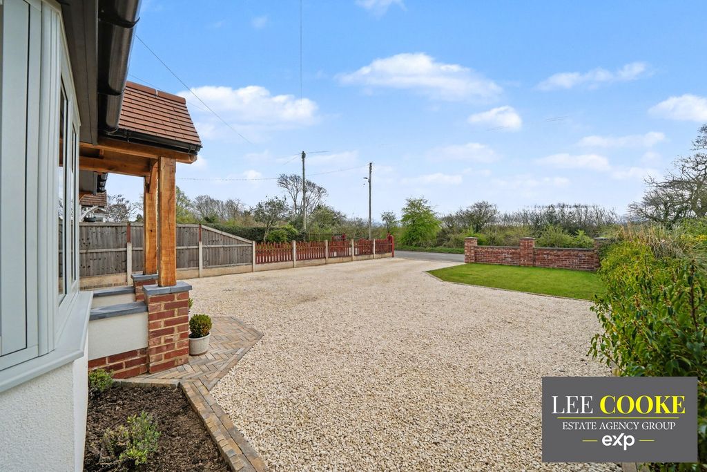 Property photo 3 of 42
