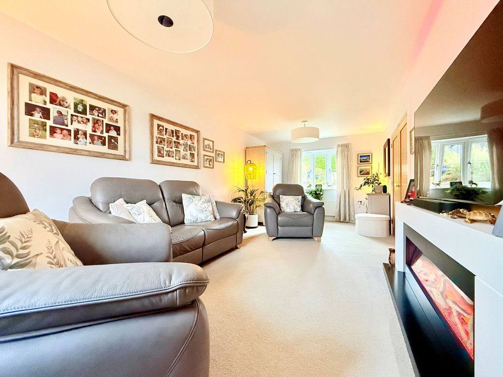 Property photo 3 of 21