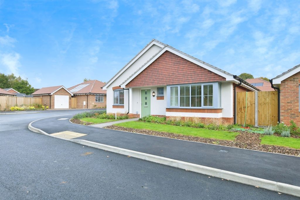 Property photo 1 of 11