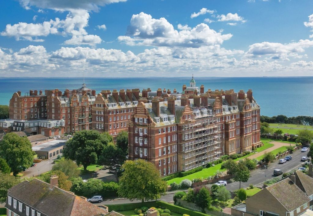 Property photo 1 of 19 The Metropole