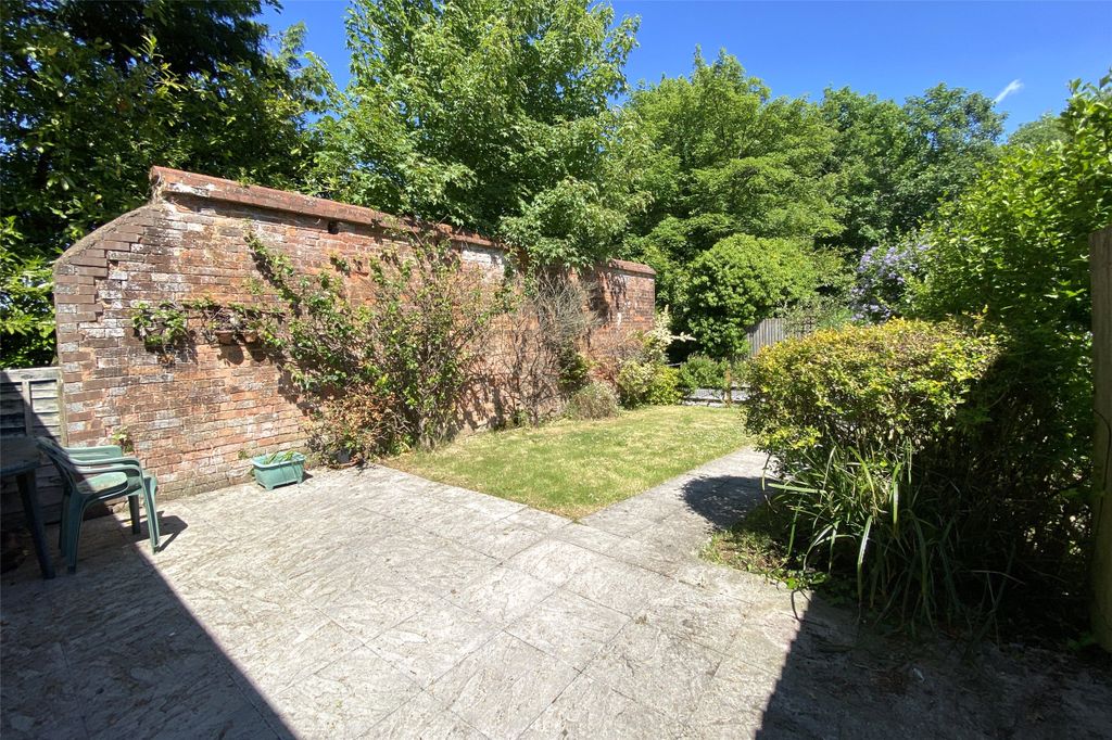 Property photo 2 of 11 Picture No. 14