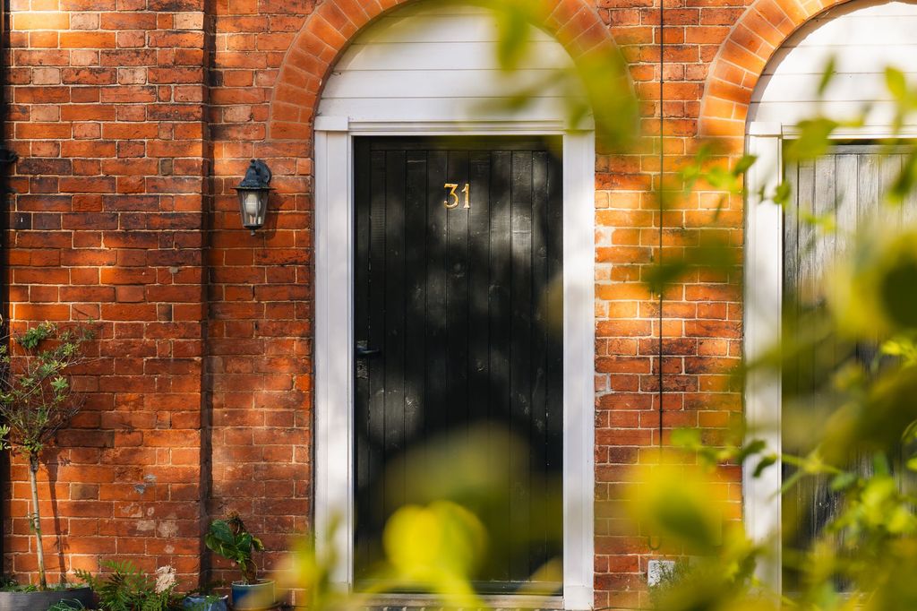 Property photo 3 of 38