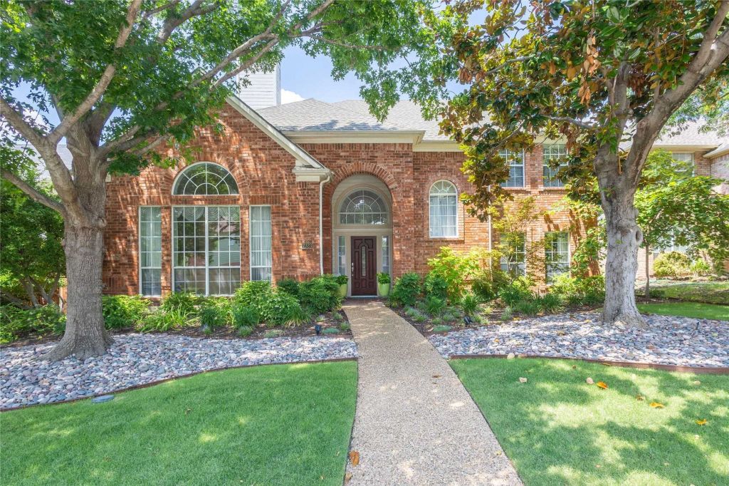 Property photo 1 of 27