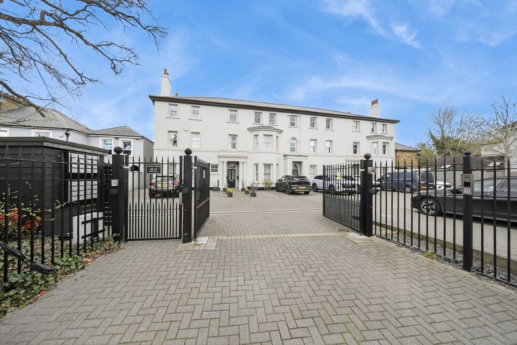 Property photo 1 of 12 1435105-14-69c3Ff...