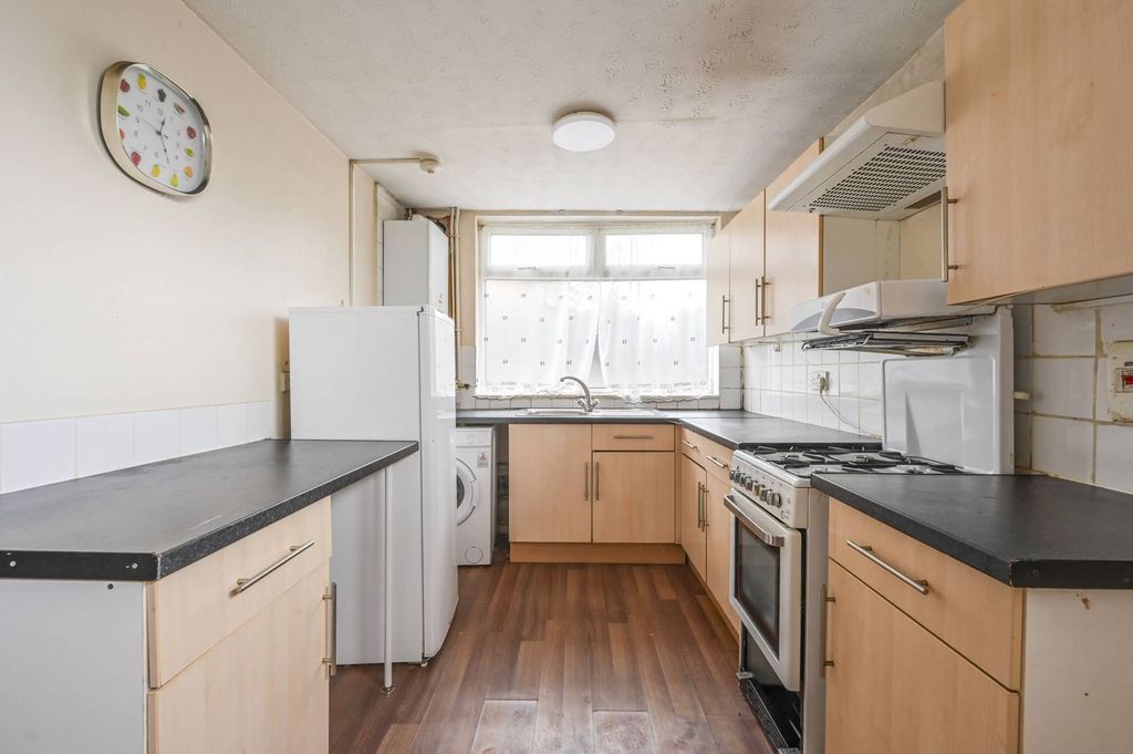 Property photo 3 of 10