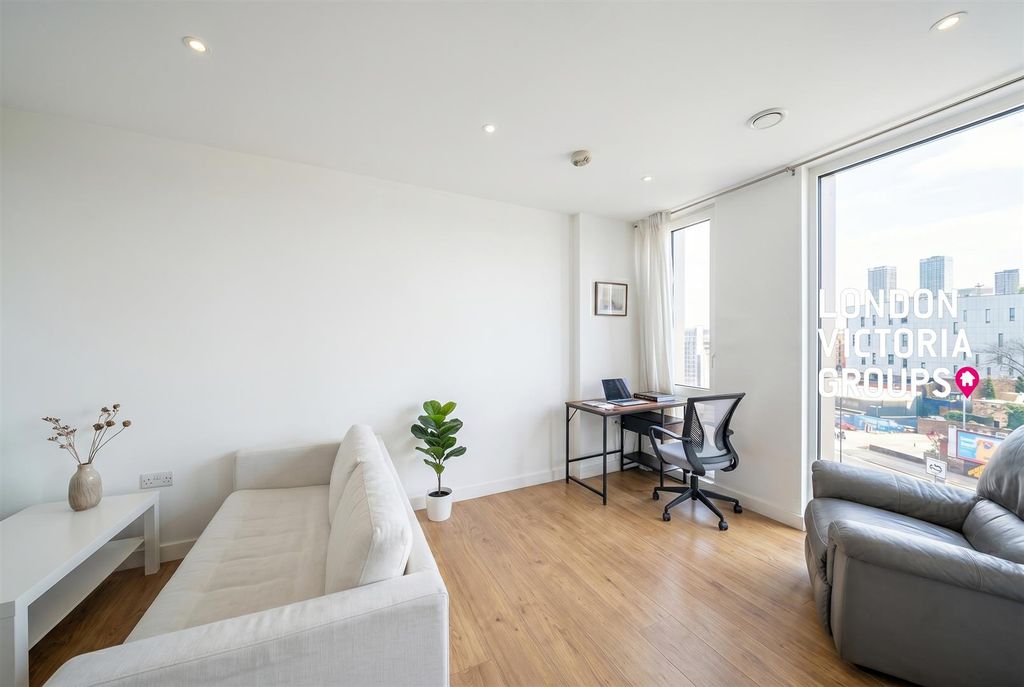 Property photo 3 of 13 1-9431.Jpg