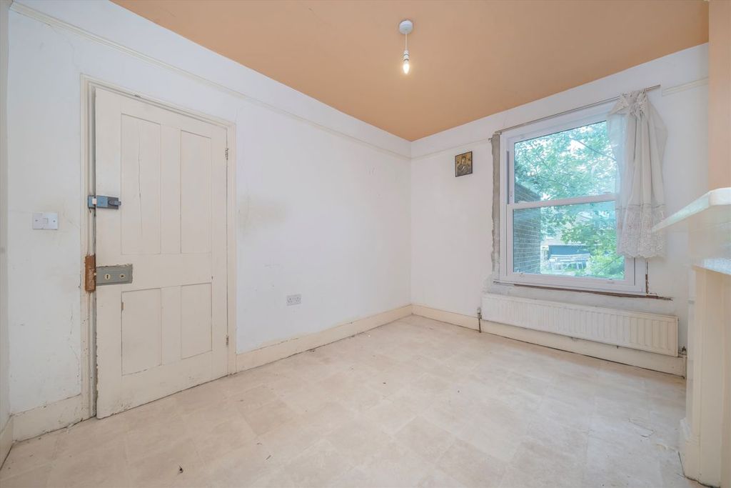 Property photo 3 of 4