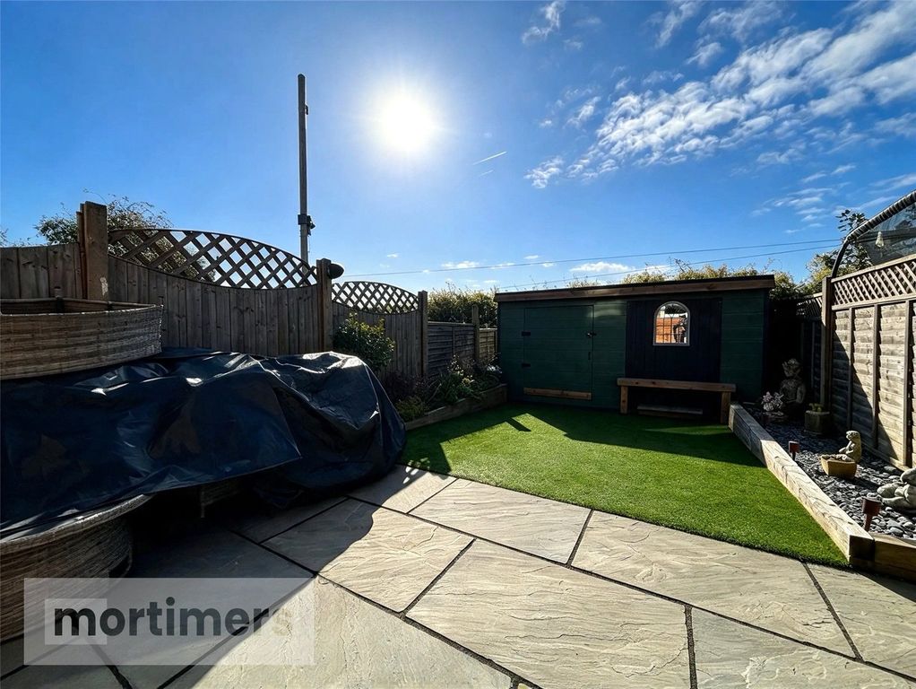 Property photo 3 of 18 Garden