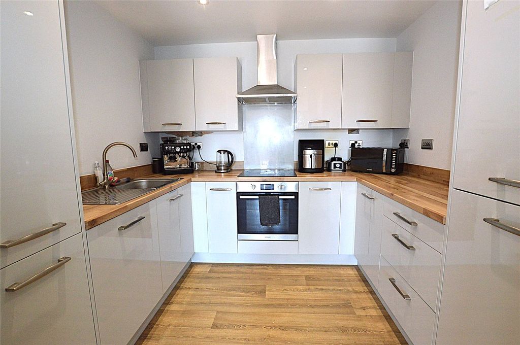 Property photo 3 of 15 Picture No. 06