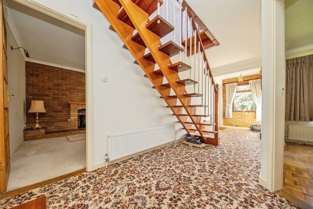 Property photo 3 of 26