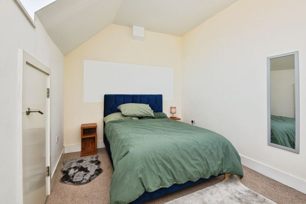 Property photo 2 of 17 Photography