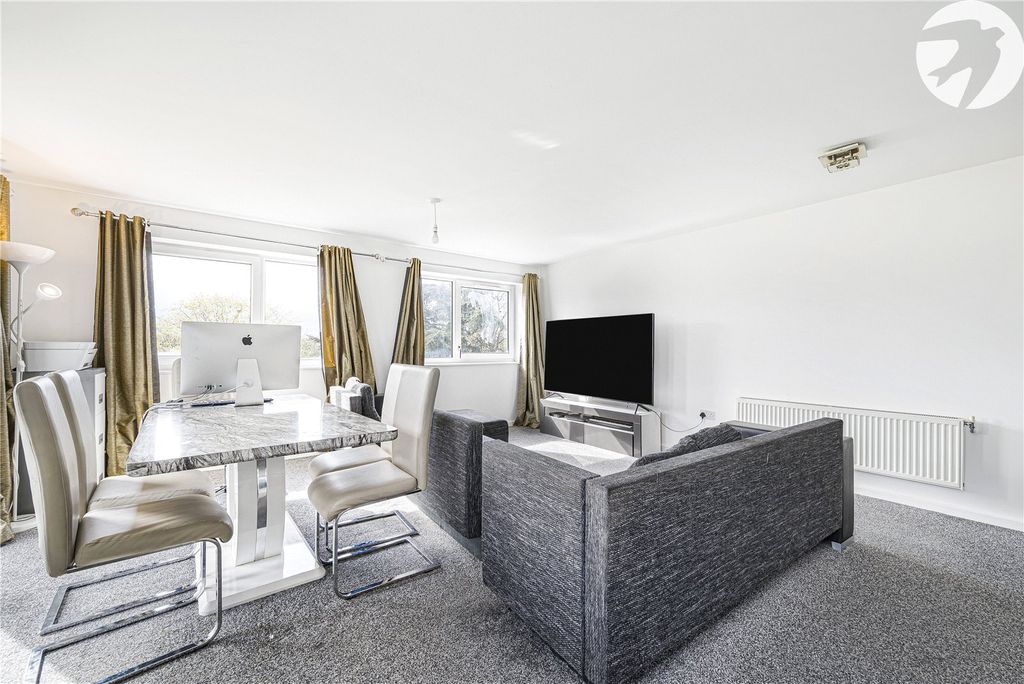 Property photo 3 of 27 Living Room