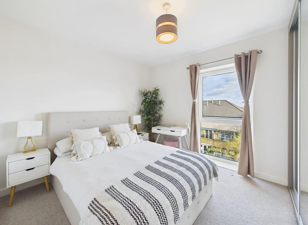 Property photo 2 of 11 Cam05080G0-Pr0282-Still001-001.Jpg