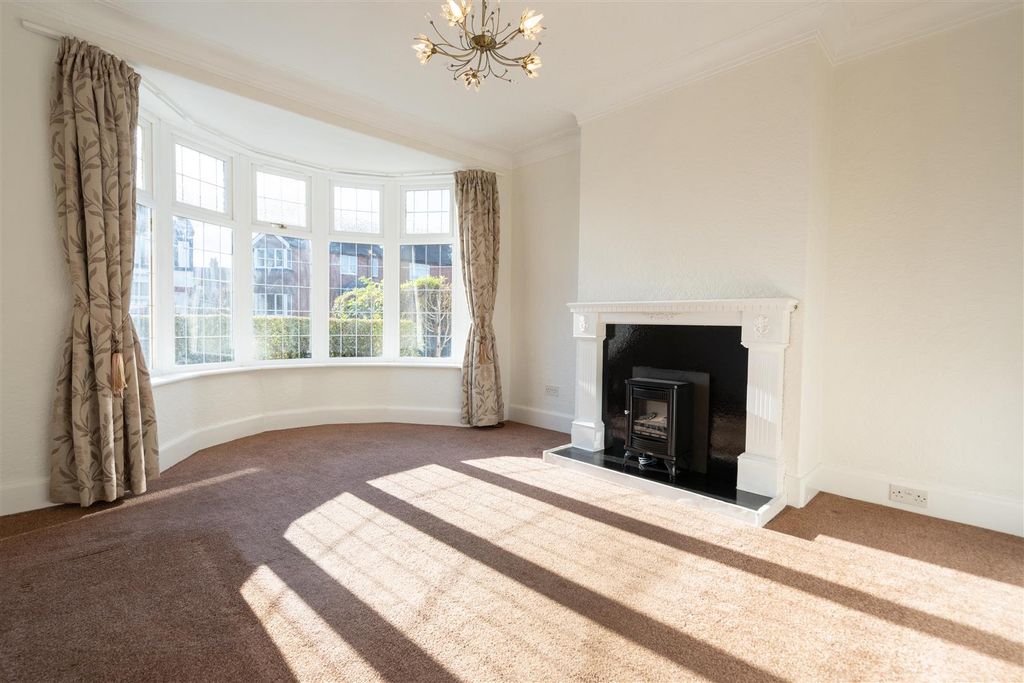 Property photo 2 of 11 Living Room