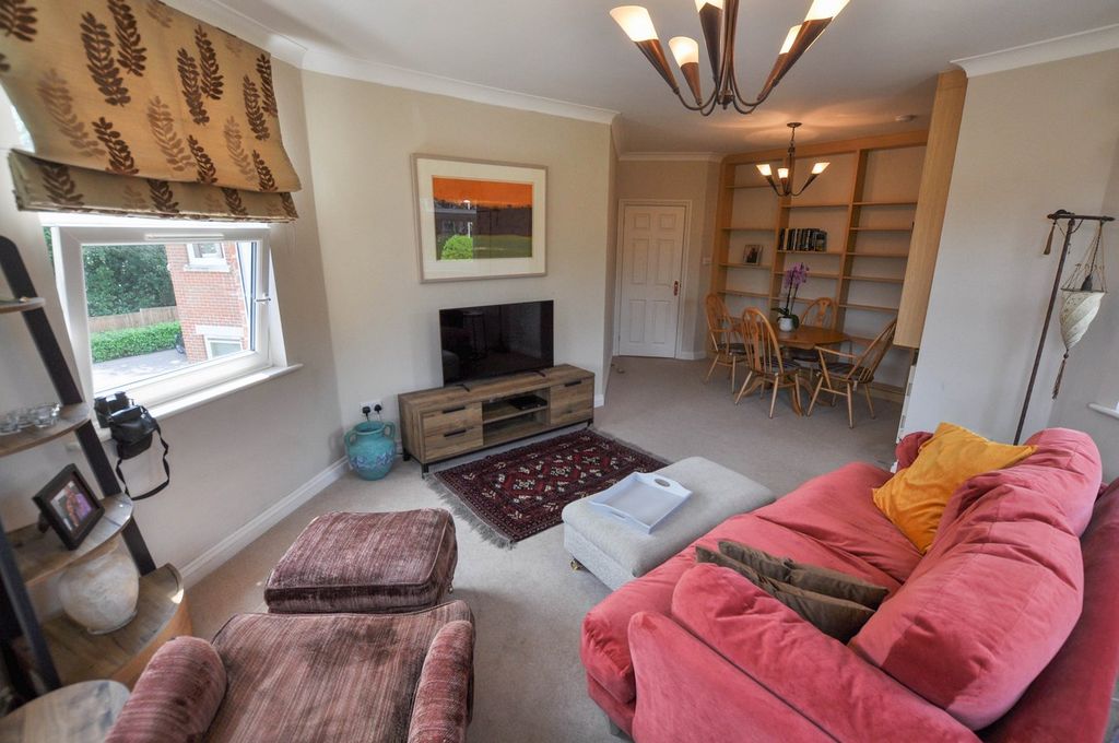 Property photo 2 of 11