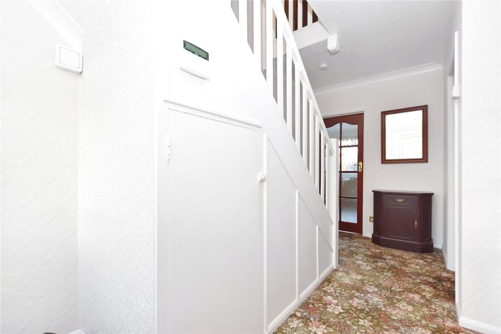 Property photo 3 of 17 Picture No. 01