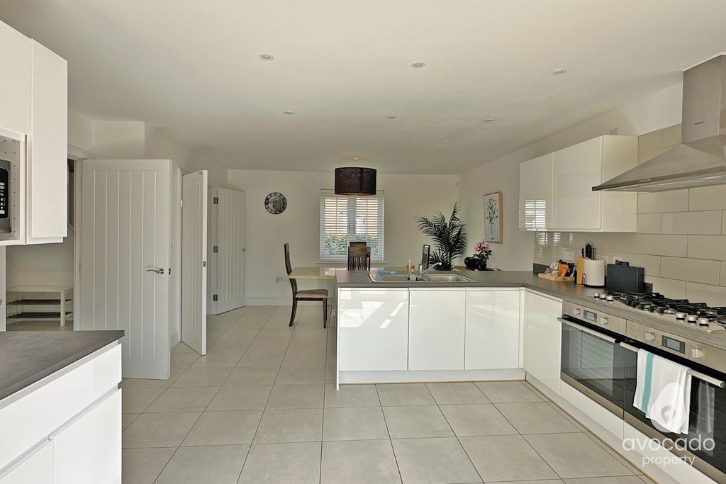 Property photo 3 of 20 4124298