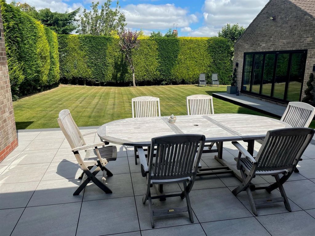 Property photo 2 of 22 Outside