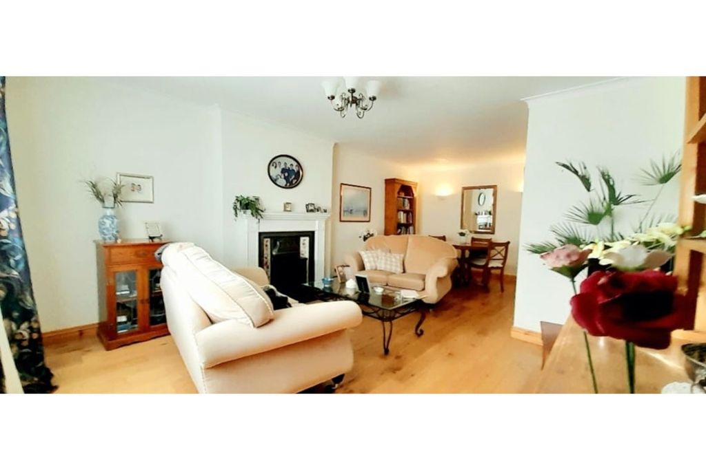 Property photo 2 of 22