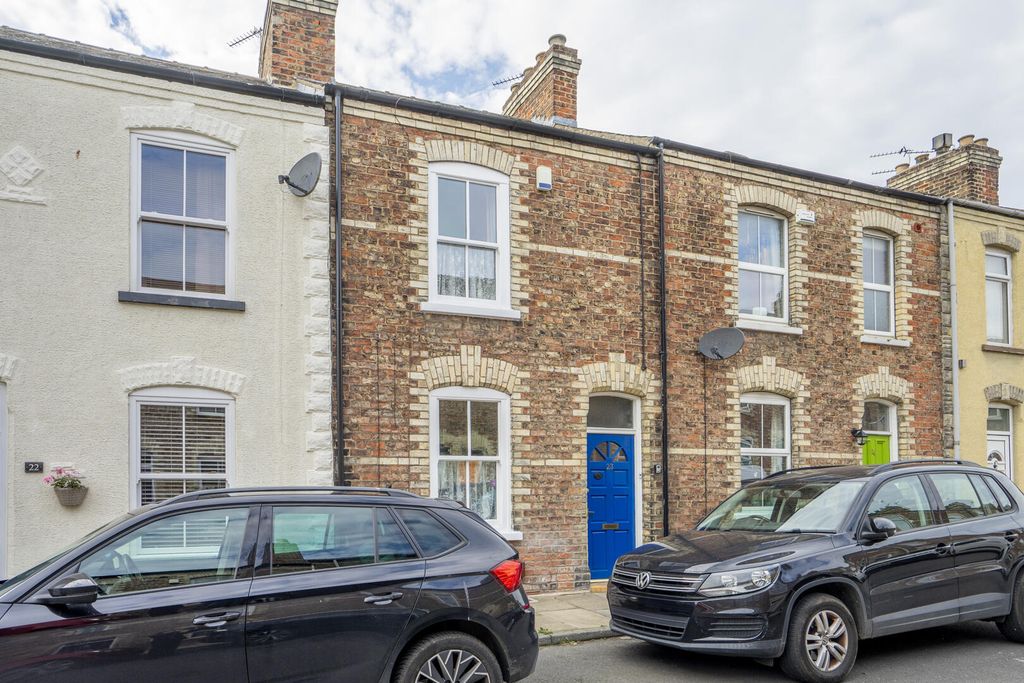 Property photo 1 of 12 Front (Exterior)