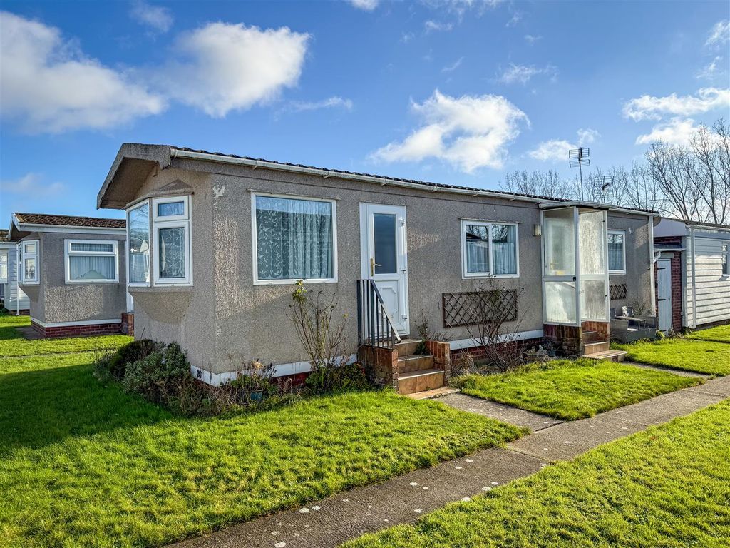 Property photo 1 of 7 Outside