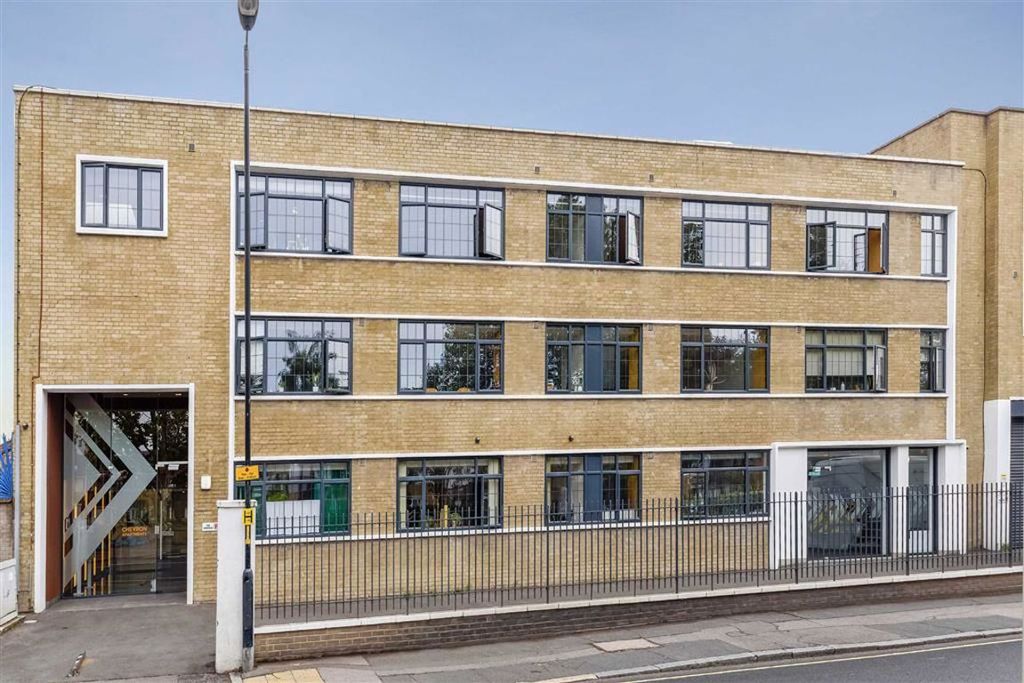 Property photo 1 of 9