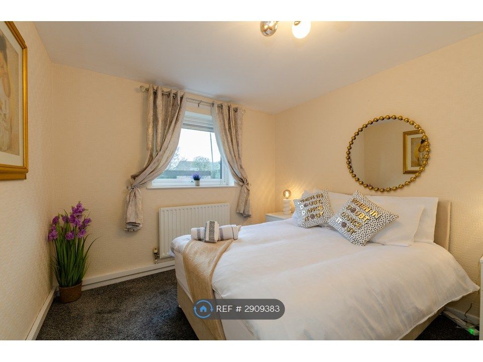 Property photo 2 of 34
