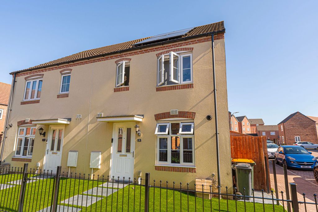 Property photo 1 of 31