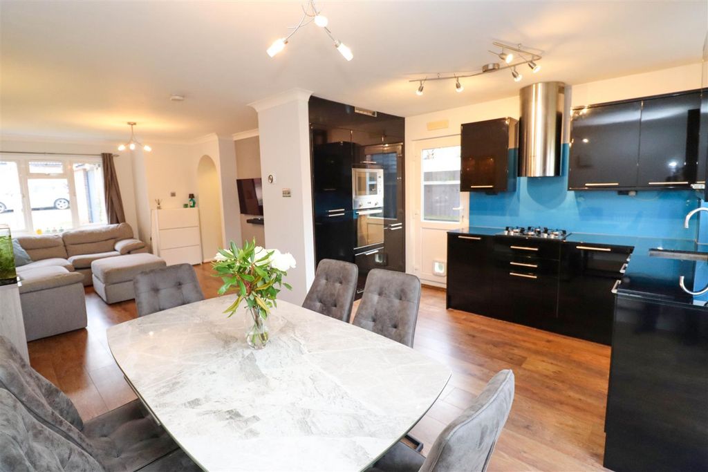 Property photo 2 of 24 Kitchen/Dining Room