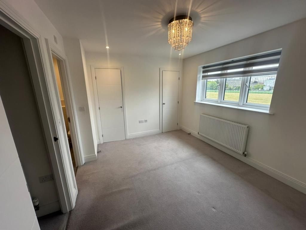 Property photo 3 of 12 Bedroom