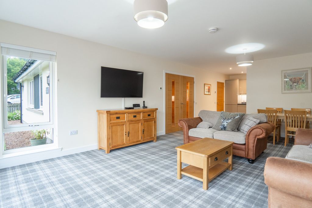 Property photo 3 of 44