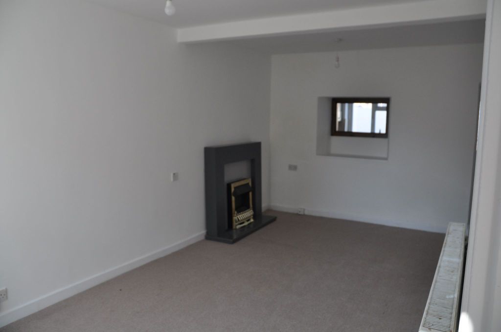 Property photo 2 of 12 Photograph 2