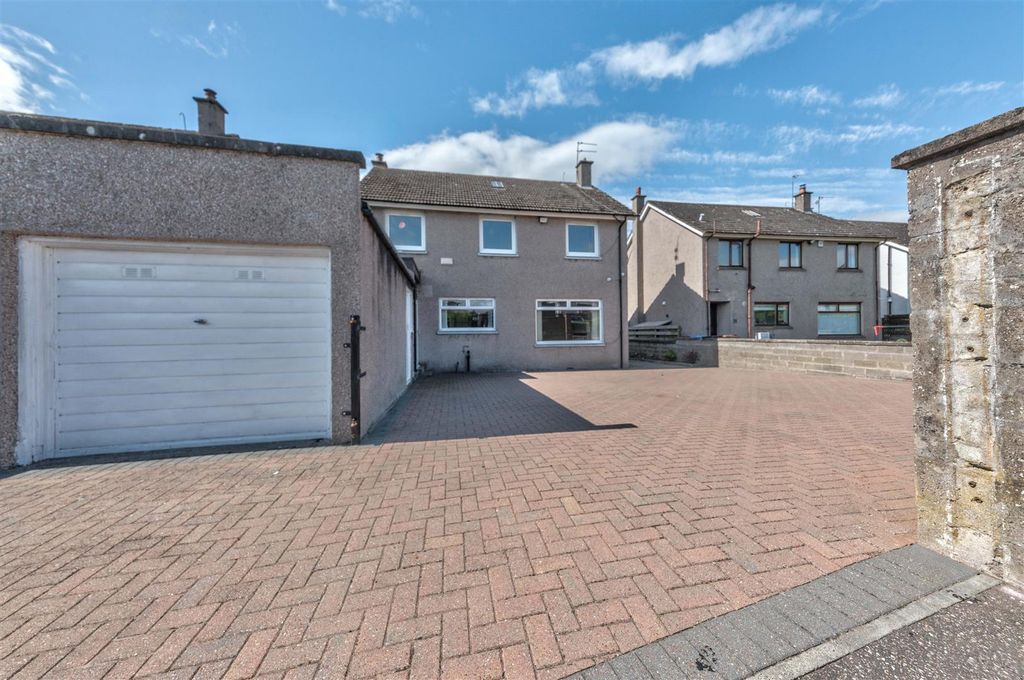 Property photo 3 of 30 4 Gillies Place Bf-3.Jpg