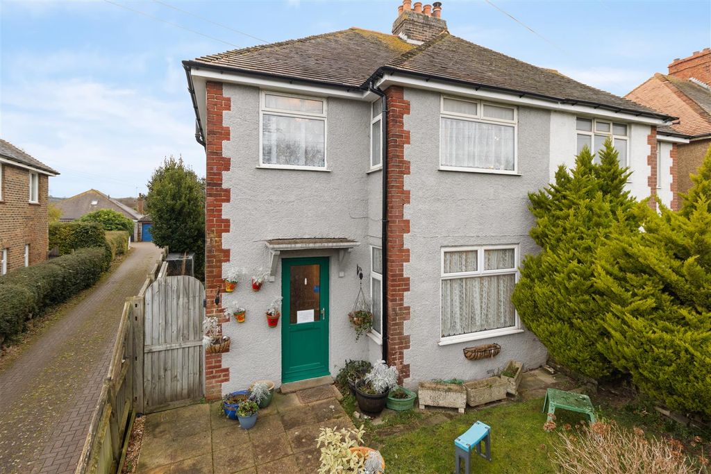 Property photo 1 of 18 Front Aspect