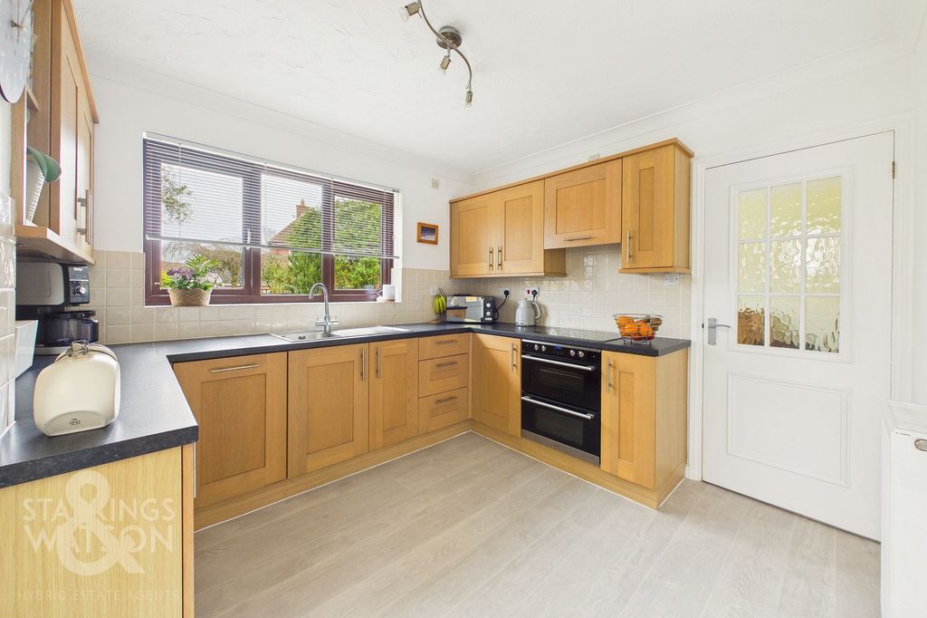 Property photo 3 of 26