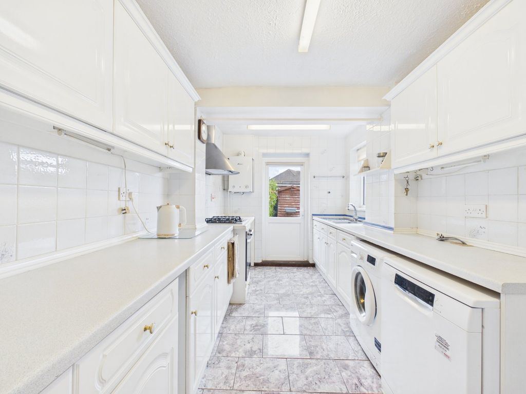 Property photo 3 of 20 Kitchen