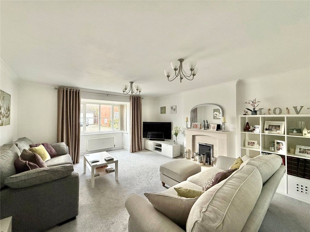 Property photo 2 of 27 Picture No. 24