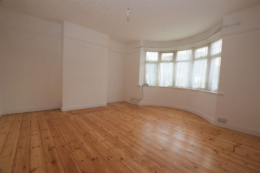 Property photo 3 of 11 Living Room 2.Jpg