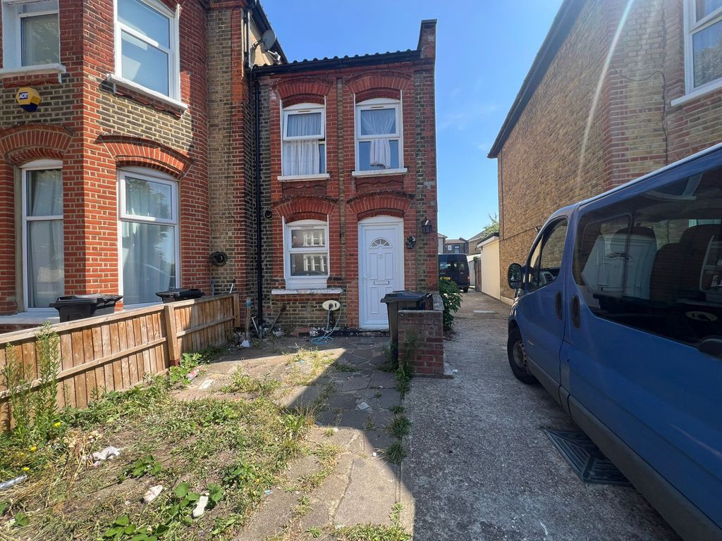 Property photo 1 of 2