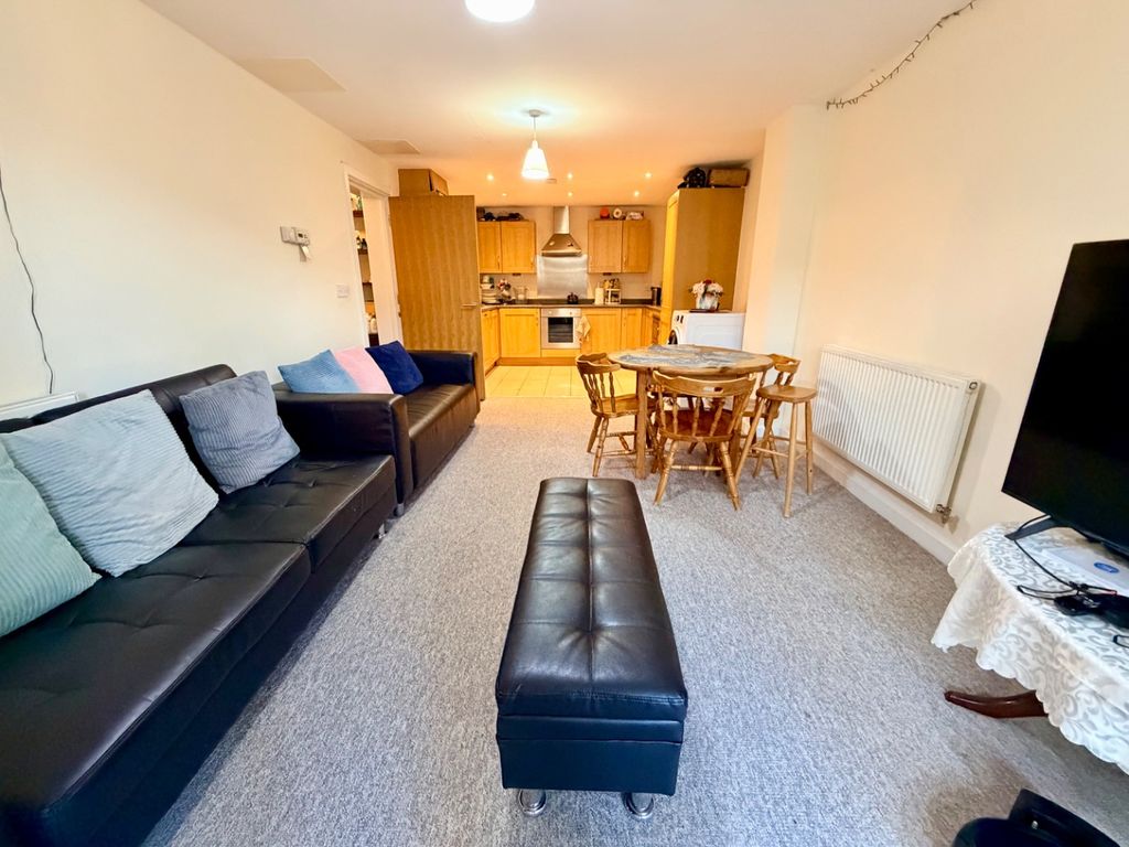 Property photo 2 of 19 4820111