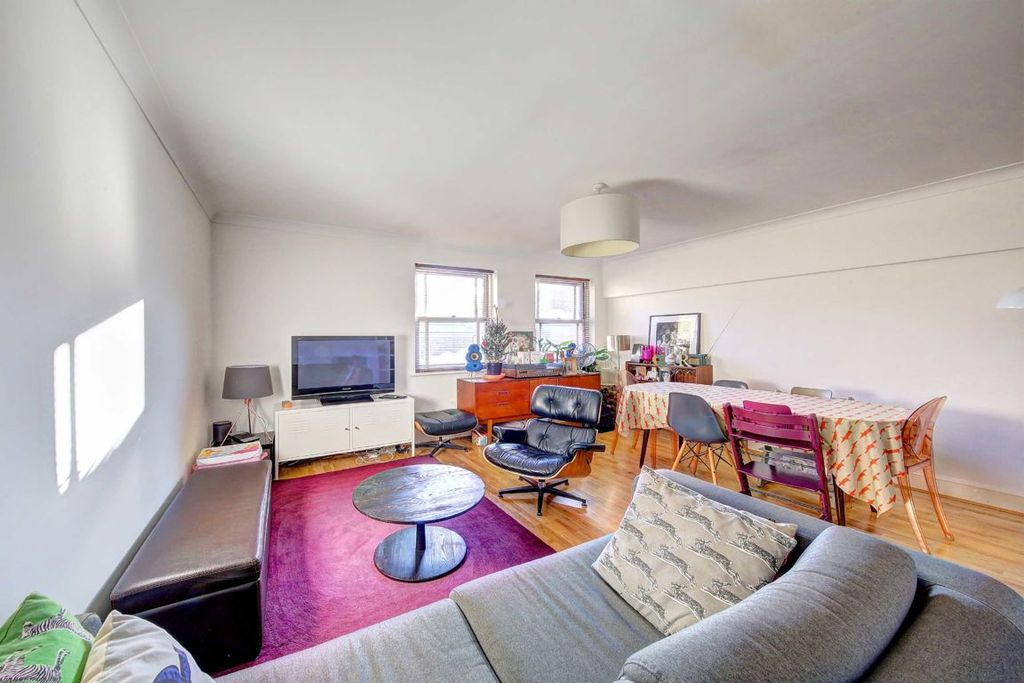 Property photo 2 of 5