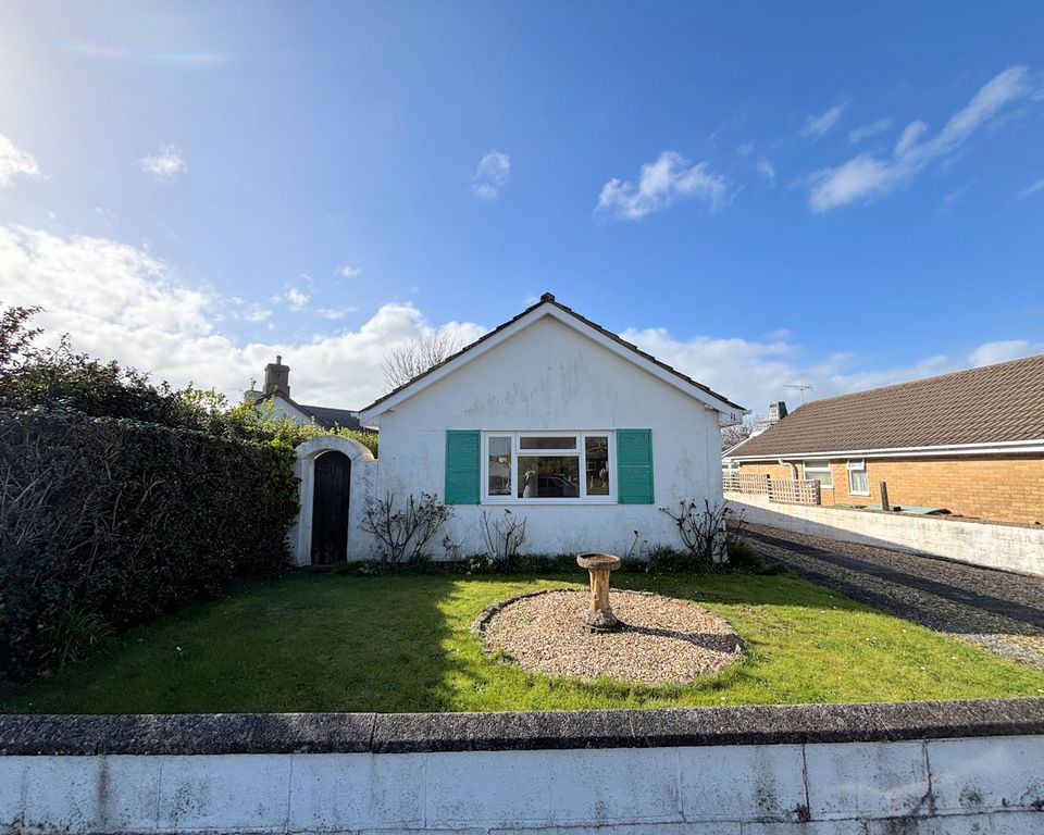 Property photo 2 of 27